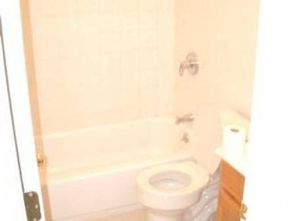 4th image of 686 Willoughby Ave #1