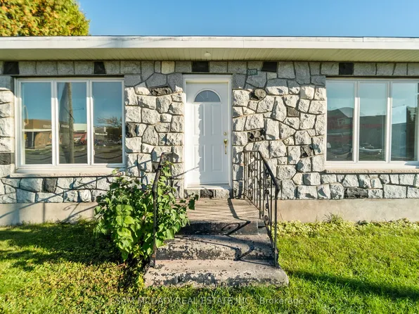 2709 Laurier St, Clarence Rockland, ON K4K 1A3