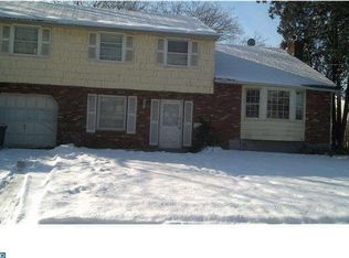 33 Lantern Ln, Cherry Hill, NJ 08002