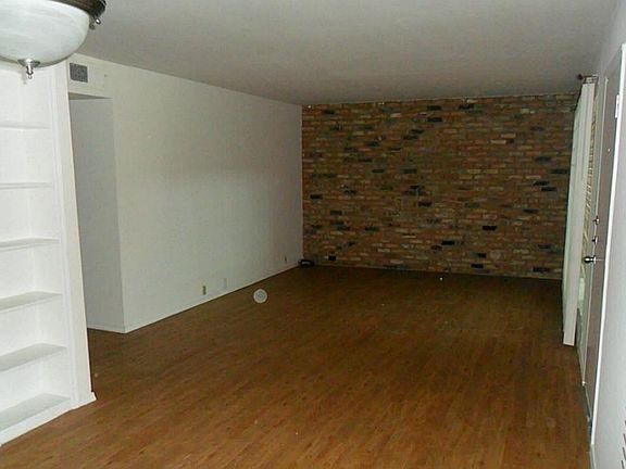 3rd image of 600 Heights Blvd APT 14