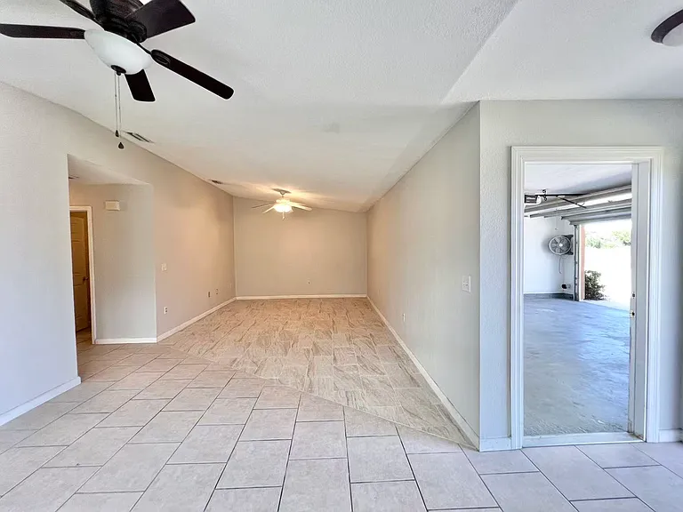 4395 Sherwood Forest Dr — Photo 3