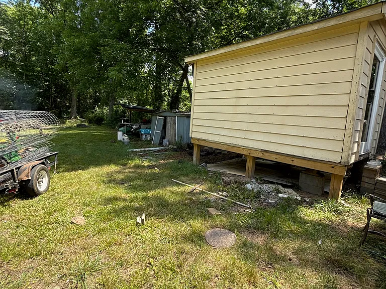 324 E Peterson Dr — Photo 68