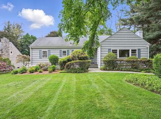 25 Scott Cir, Purchase, NY 10577
