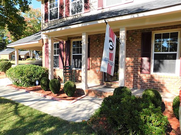 3rd image of 154 Moss Creek Dr
