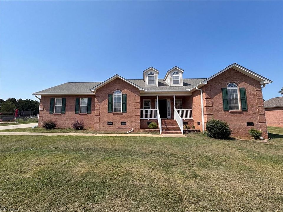 1st image of 6404 Starlette Ln