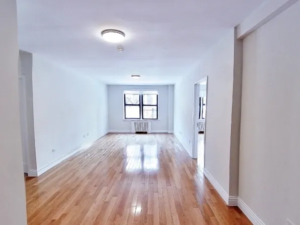 108 West 15th Street image 1 of 8