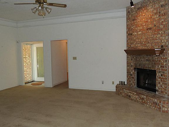 4th image of 307 Scenic Dr
