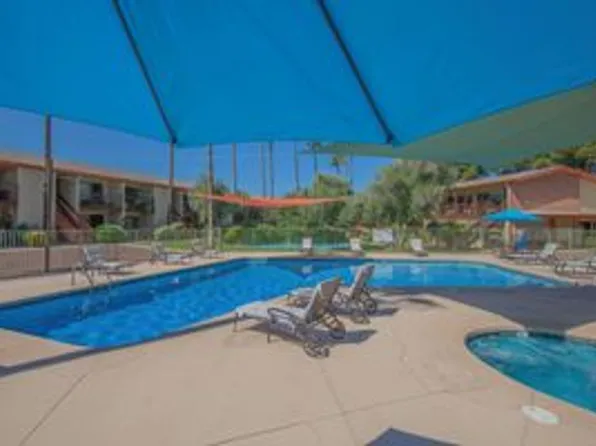 The Lakes Apartments