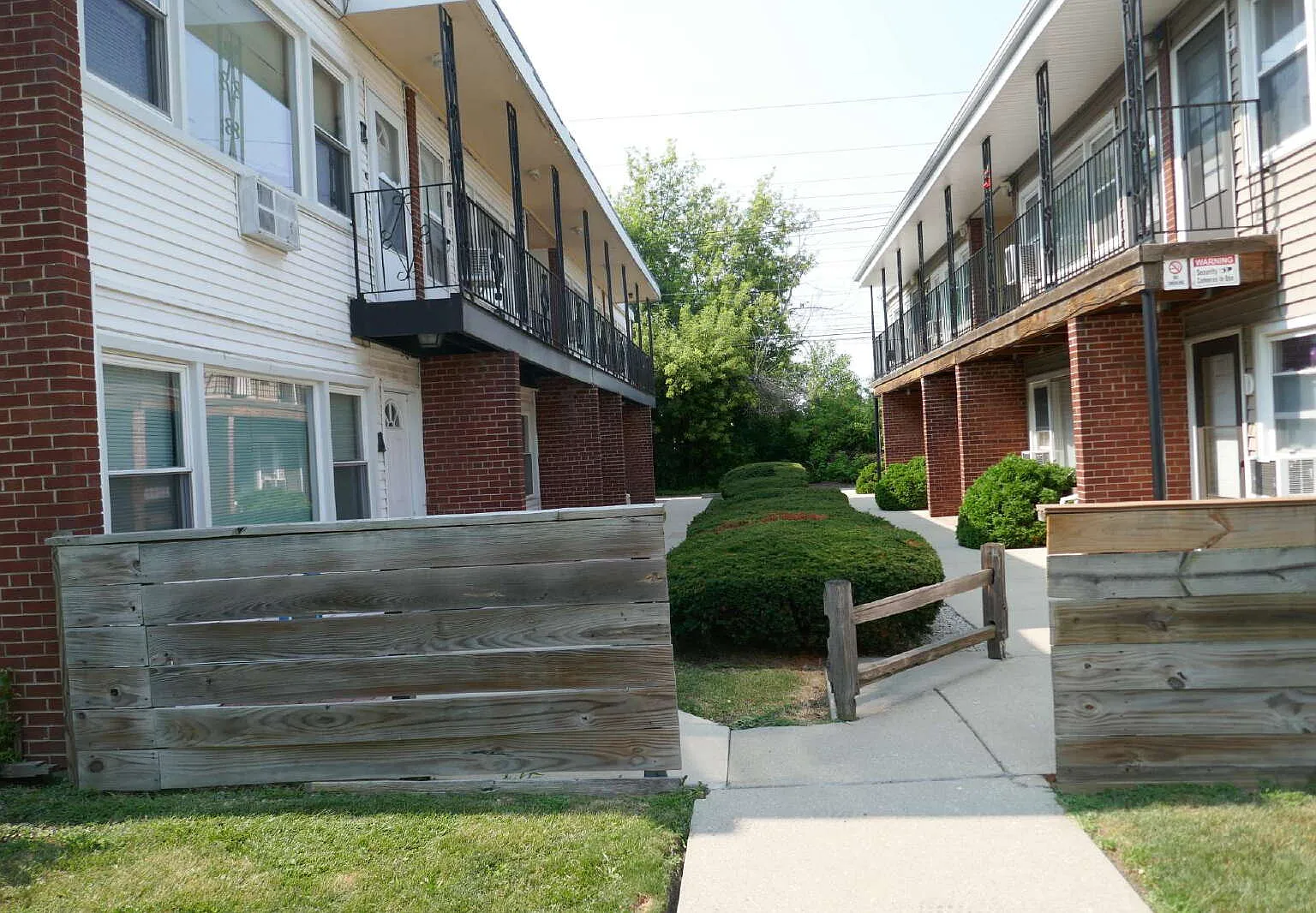1 bed, 1.0 bath, $1,350 — Photo 2