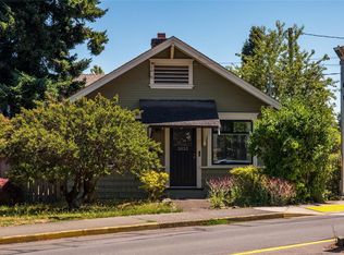 3033 Cedar Hill Rd, Victoria, BC V8T 3J2