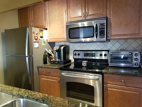 4th image of 14 Pin Oak Ct
