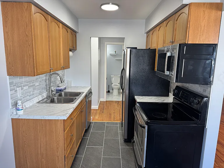 4 Glenwood Ave #B7 — Photo 6