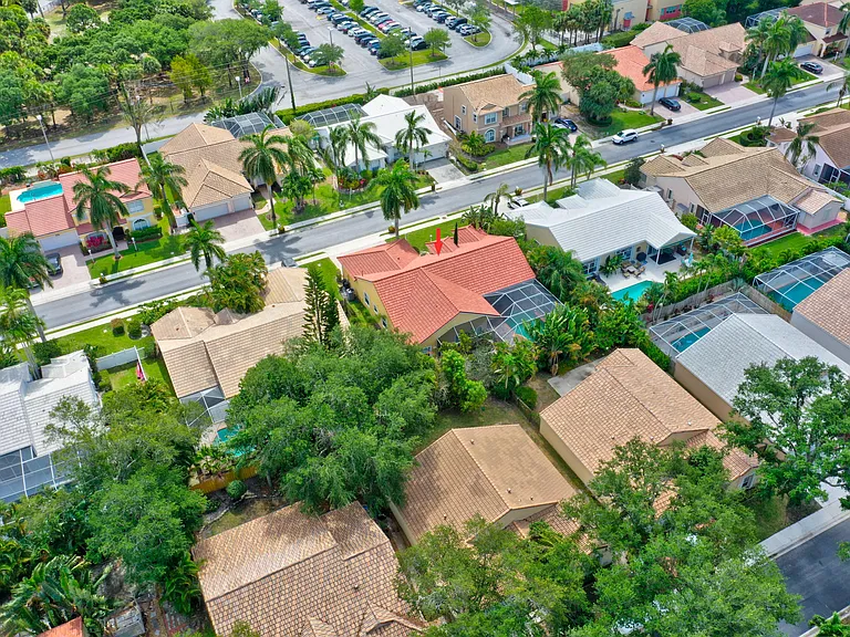 10207 Allamanda Blvd — Photo 51