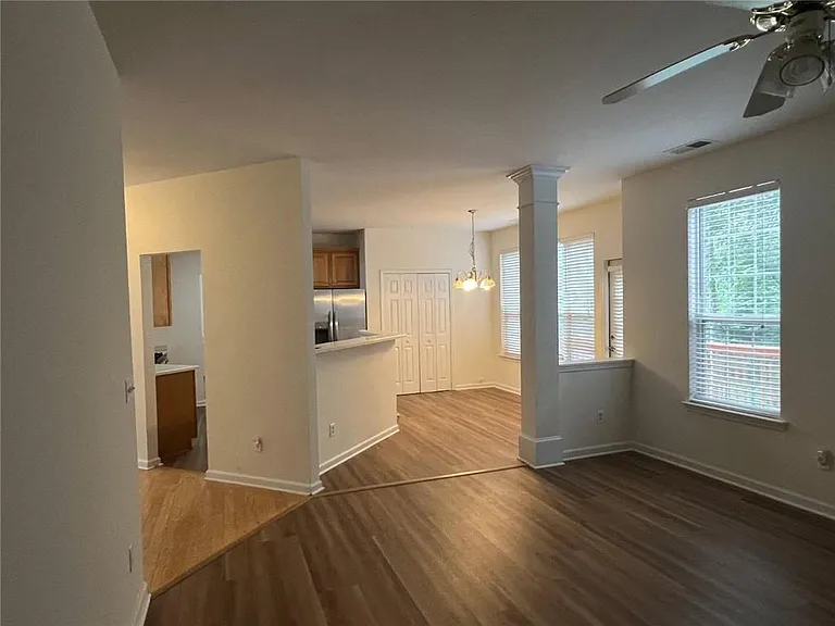421 Holland Springs Dr — Photo 12