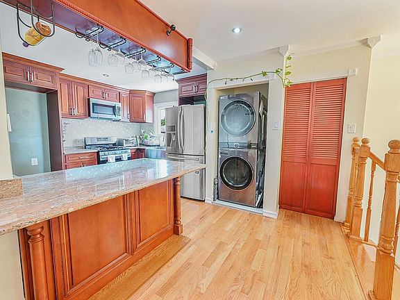 5th image of 137-11 155th St