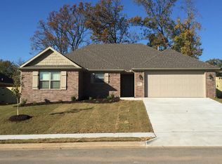 531 Carlson St, Centerton, AR 72719