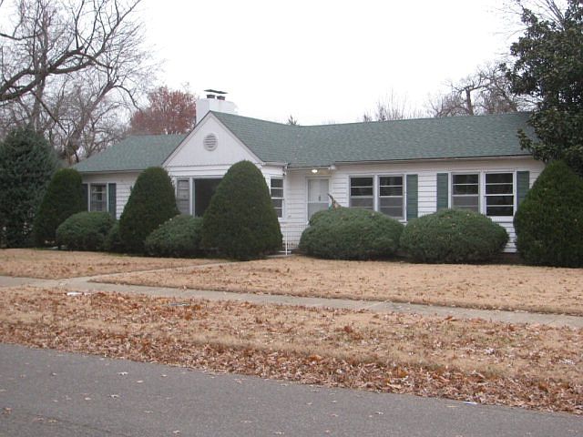 1st image of 1021 S Olive St