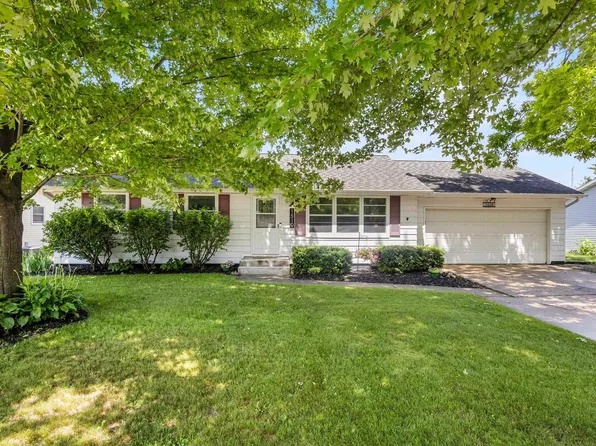 1510 Lindale Ln, Green Bay, WI 54313