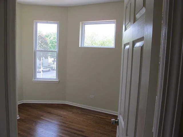 4 bed, 1000 sqft, $2,200 — Photo 2
