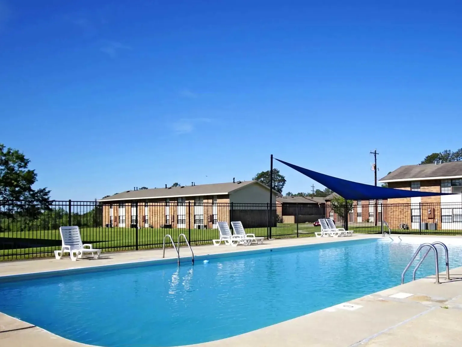 Green Ridge Apartments — Photo 3