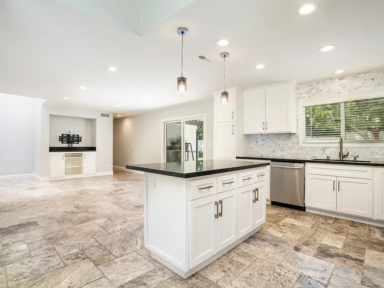 7201 Slater Ave — Photo 12