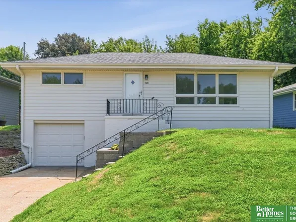 7521 Sherman Dr, Omaha, NE 68134