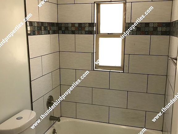 4th image of 1221 San Mateo Blvd SE #C