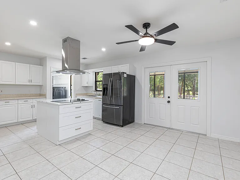 1750 Washburn Ave — Photo 14