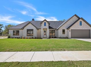 994 Mallard Dr, Lindale, TX 75771