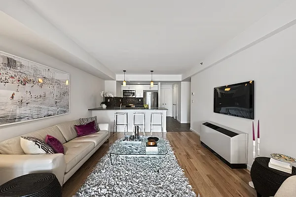 Sold by Nest Seekers International | media 12