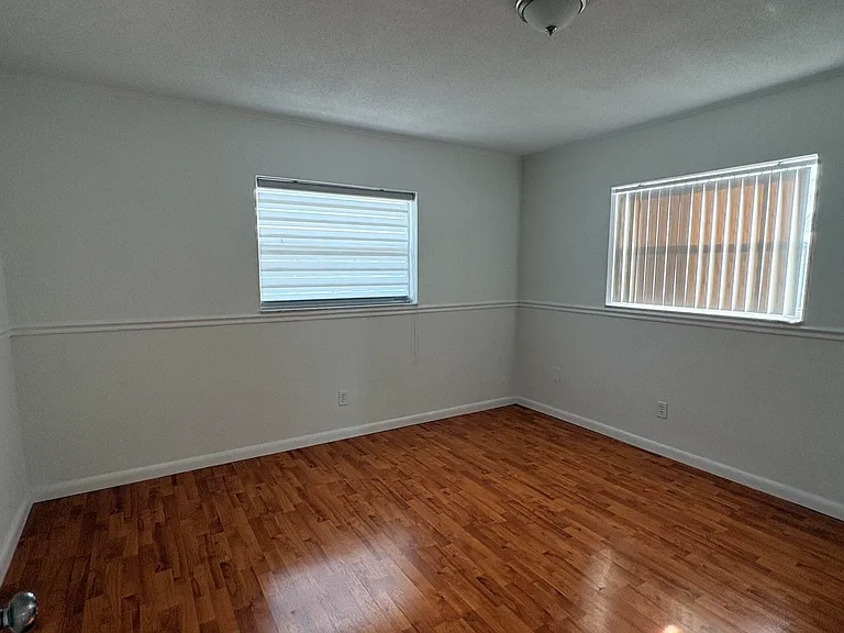 1009 SW 3rd Way — Photo 6