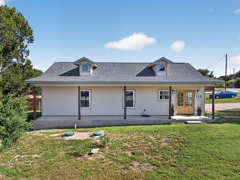 112 Remington Rd — Photo 2