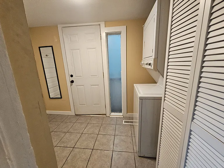 465 Cameron St SE — Photo 12