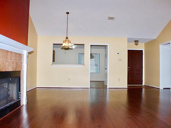 5th image of 15807 Heritage Falls Dr