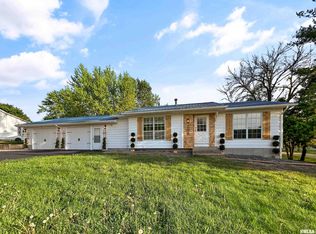 209 W Perkins St, Payson, IL 62360