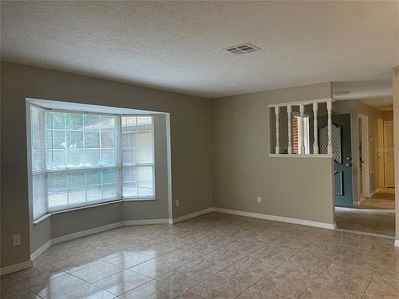 5th image of 801 Sylvia Dr