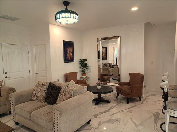 4th image of 3936 Jaxson Ln