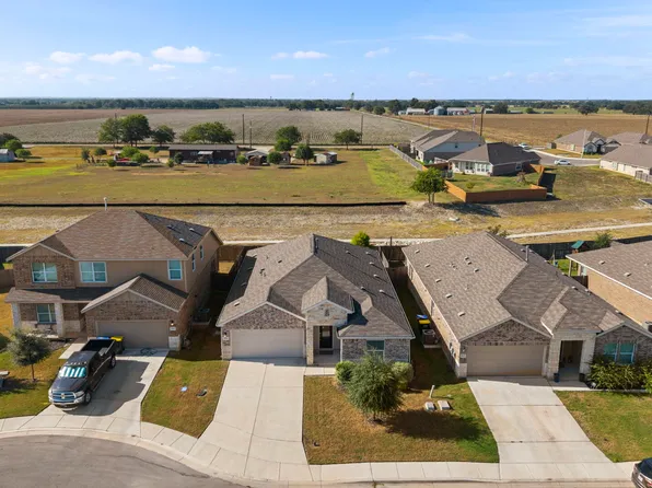 5943 CORSICANA CV, Seguin, TX 78155