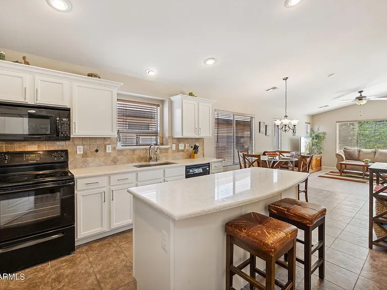 101 W Red Mesa Trl — Photo 4