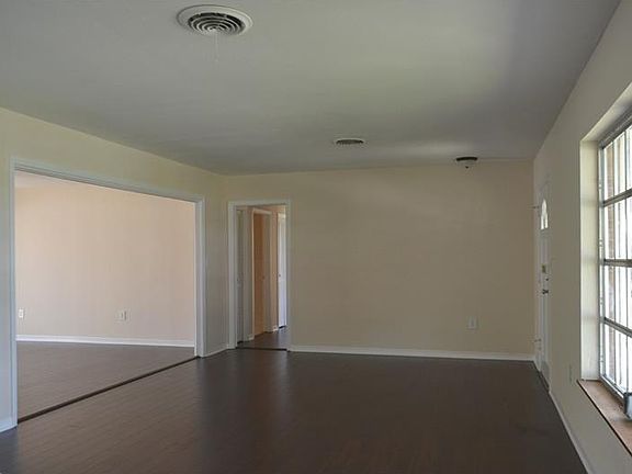 3rd image of 851 Hillside Ave
