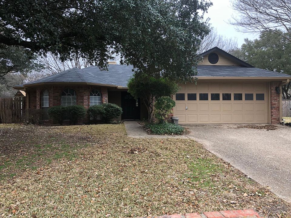 1st image of 404 Burnell Cir
