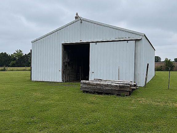 2nd image of 340 Deer Ridge Rd