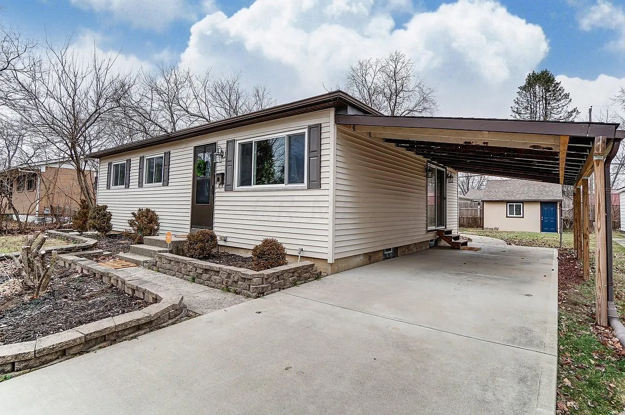 5246 Sedalia Dr photo 1
