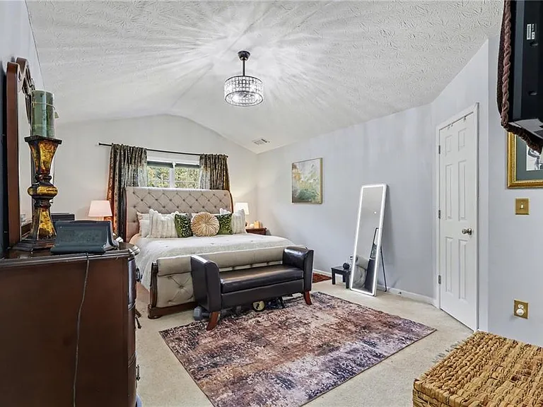 6390 Shadow Sq — Photo 16