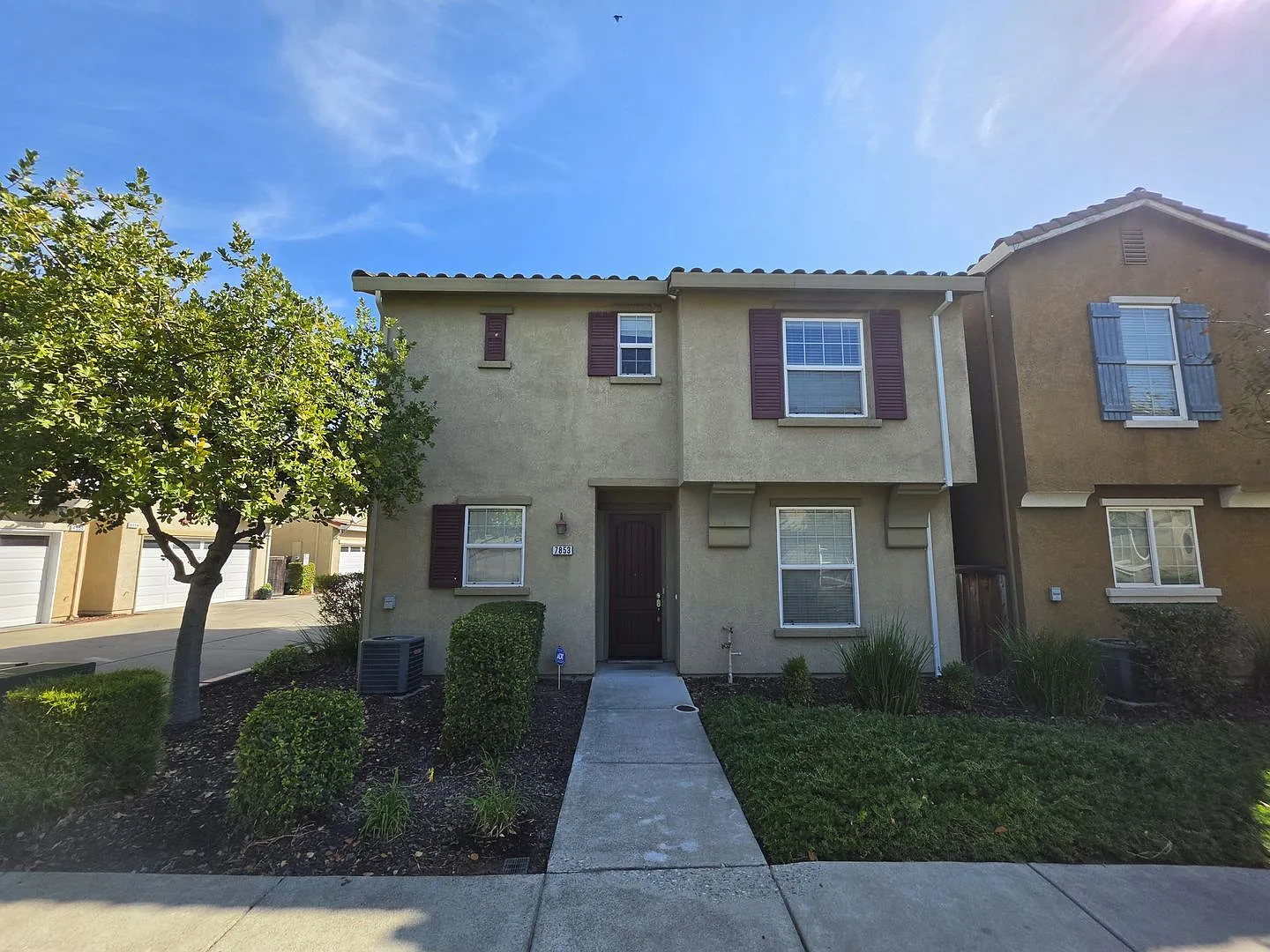 Spacious Villa Terrazza 3bd/2.5ba Home with 2 Car Garage — Photo 2