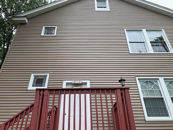3rd image of 272 Farmington Ave #2