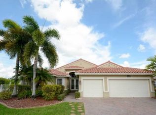 701 SW 190th Ave, Pembroke Pines, FL 33029