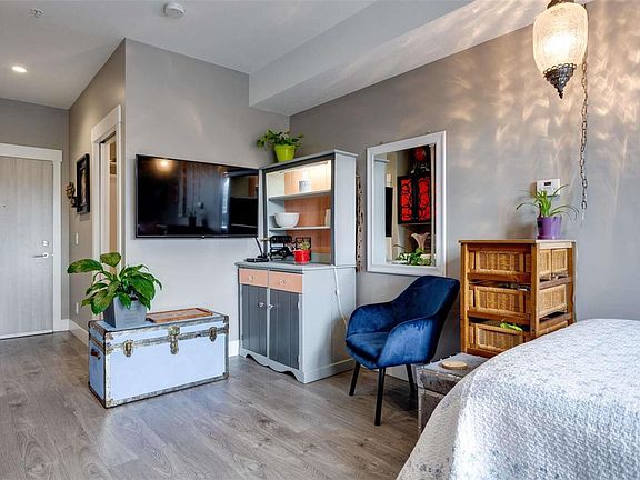 5th image of 925 Leon Ave #331