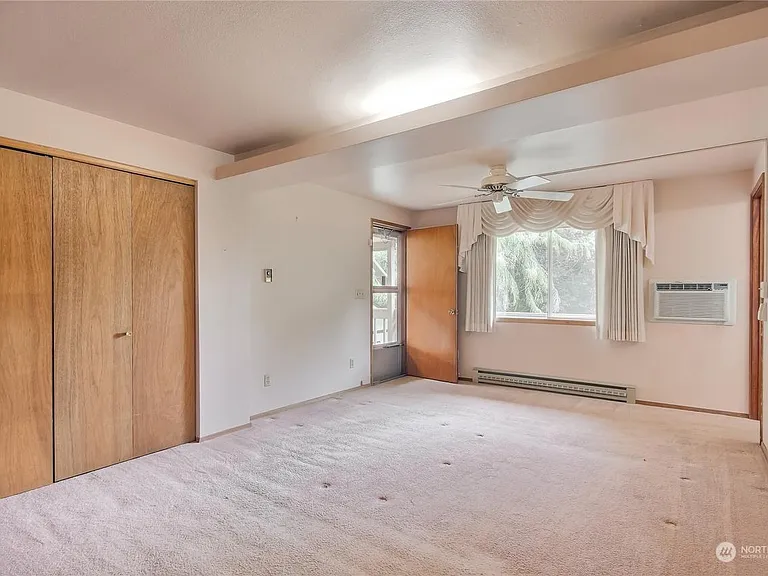 3527 Shattuck Ave S — Photo 16