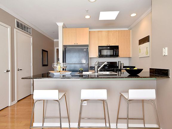 4th image of 7753 Van Buren St Unit 515